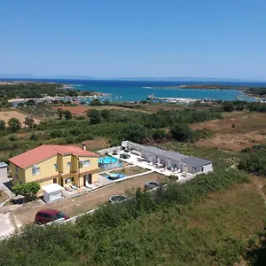 studio-apartman-palmira.pula-hotels.org/